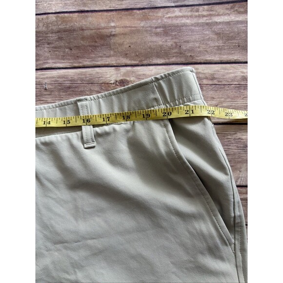 Under Armour Shorts Mens 44 Khaki Performance Golf Gamecocks Player Used - Picture 5 of 8